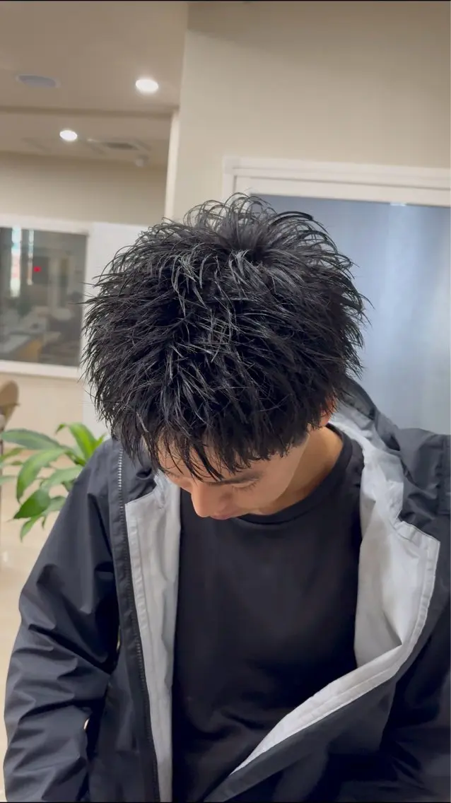 メンズカット+眉カット🔥|骨格補正×束感デザインで“大人かっこいい”清潔感ヘアの写真