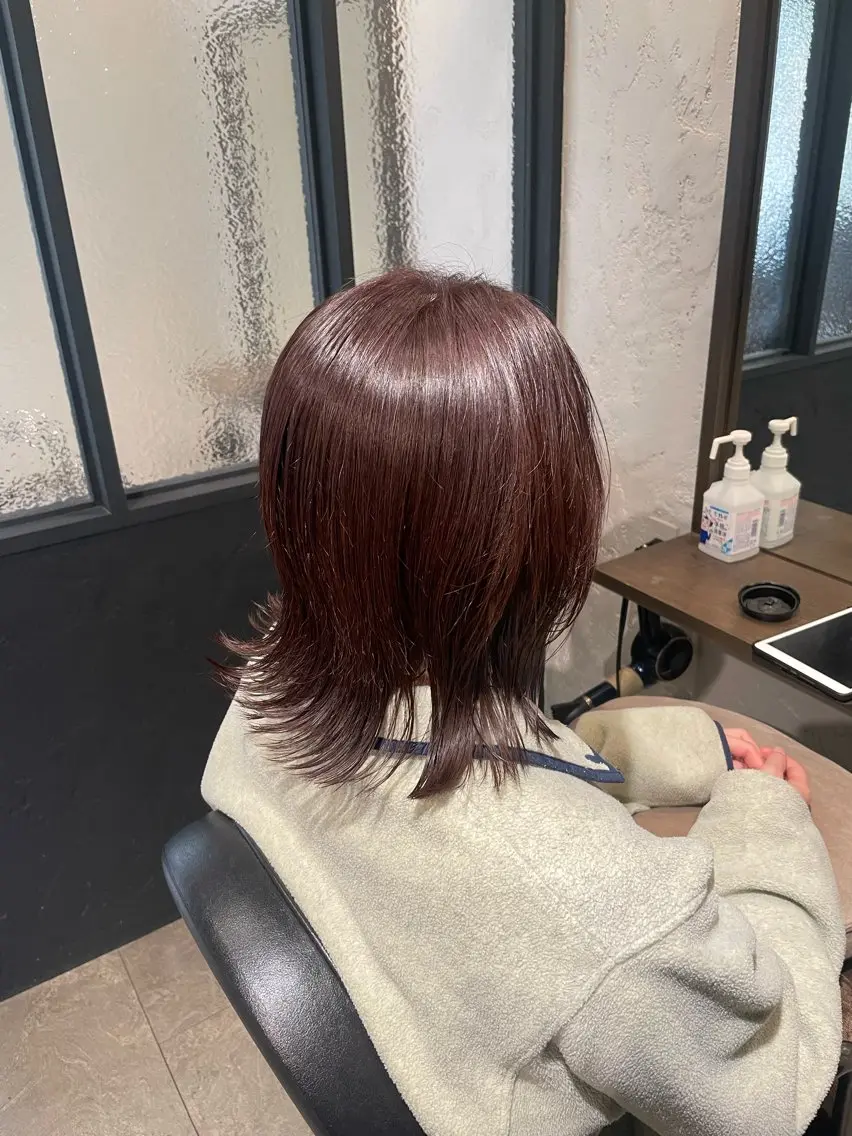 ミディアム カラー ラベンダーカラー 外ハネヘア 井上 飛鳥のヘアスタイル