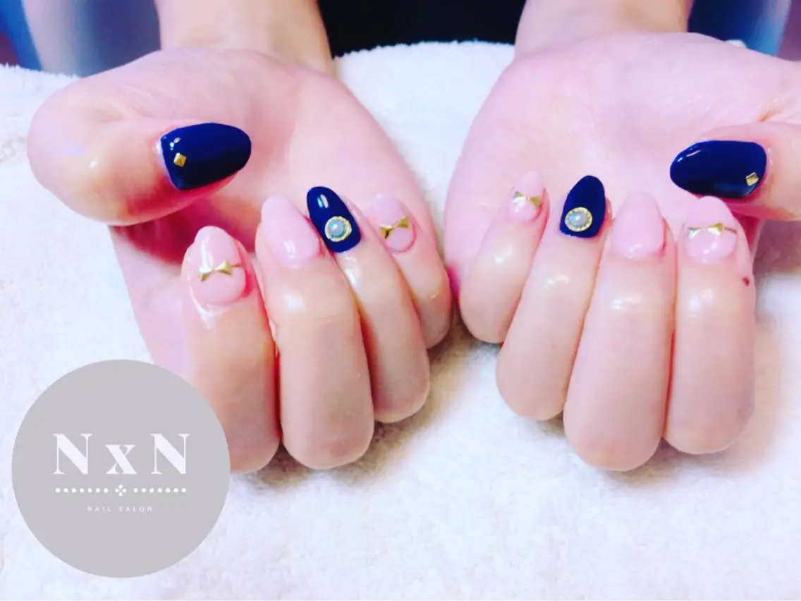 ネイル ネイビー ピンク リボン ハンドネイル nail salon N×Nのネイルデザイン