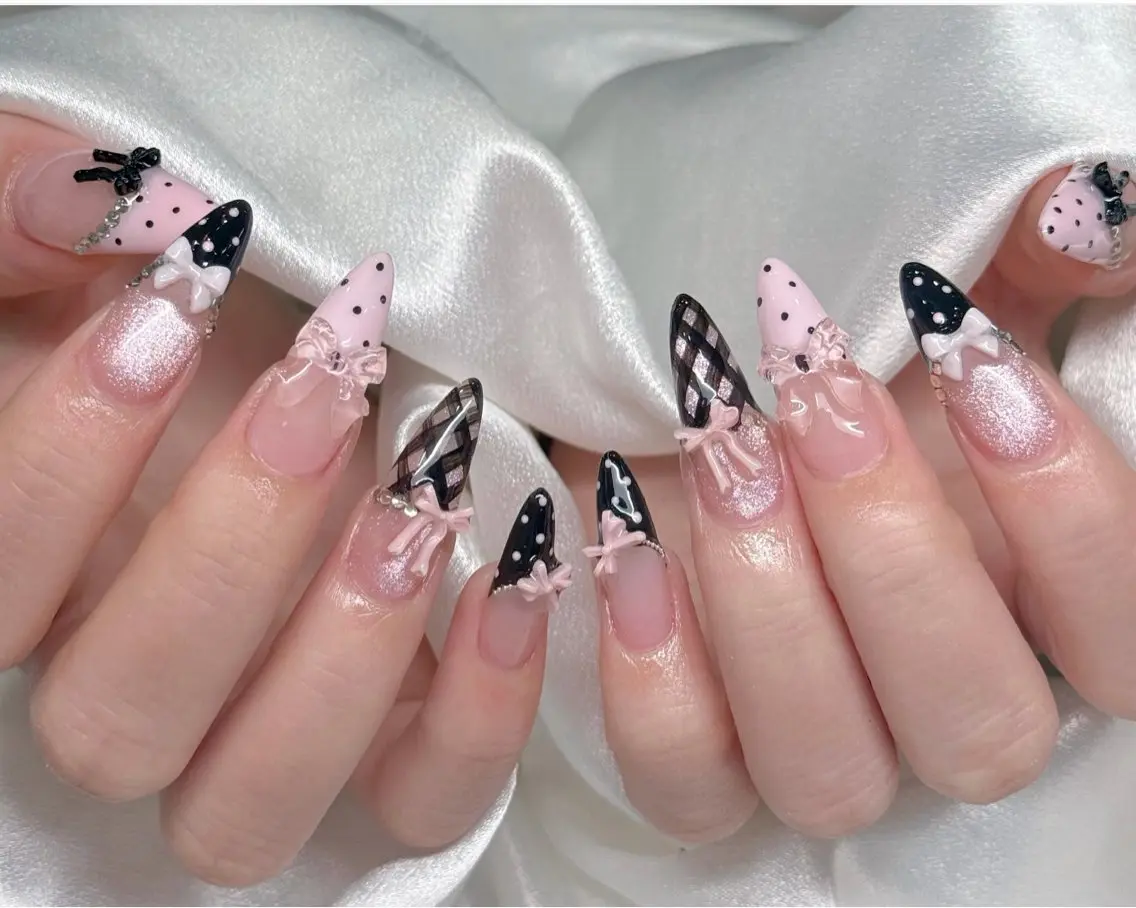 ネイル オーロラネイル ブルー チークネイル フットネイル フレンチネイル ハンドネイル GIN NAILのネイルデザイン