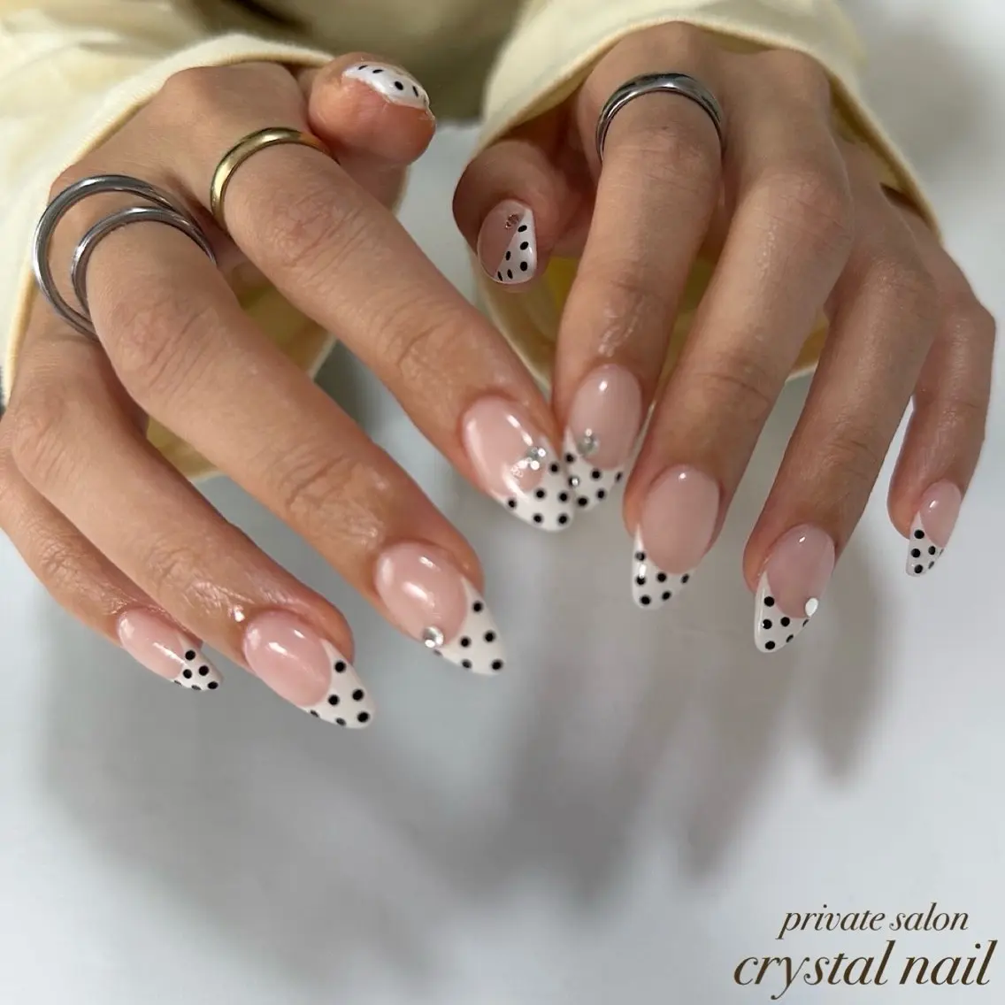 ネイル ドット フレンチネイル Crystal Nailのネイルデザイン