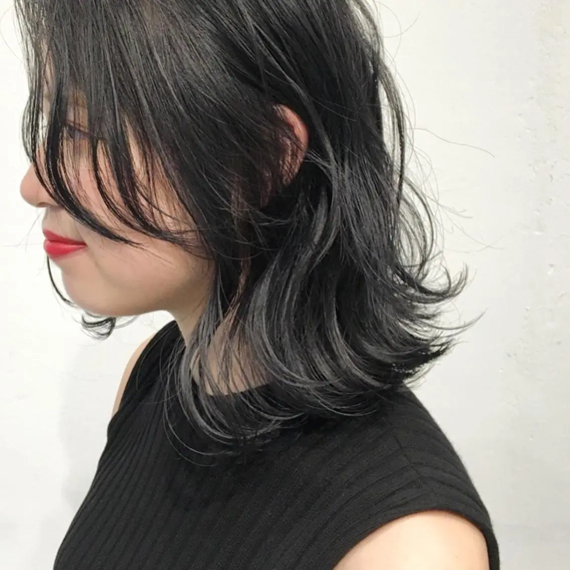 ミディアム カラー ヘアアレンジ ダークグレー Teramura Kaoriのヘアスタイル