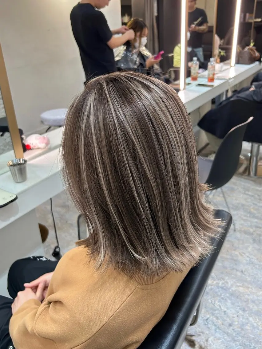 ショート カラー ベージュカラー ヘアカラー トリートメント レイヤーカット BLend 渋谷のヘアスタイル