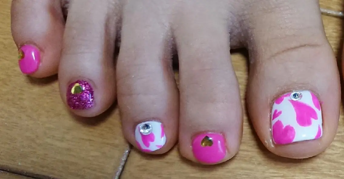 ネイル アートネイル ストーンネイル フットネイル Lilith Nailのネイルデザイン