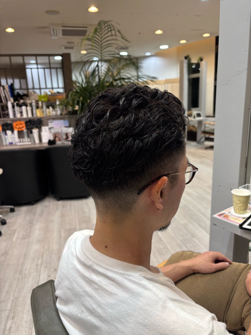パーマ メンズ オールバック メンズパーマ 刈り上げ カット パーマ 【モデル様募集中】 渡邊 マサキのヘアスタイル