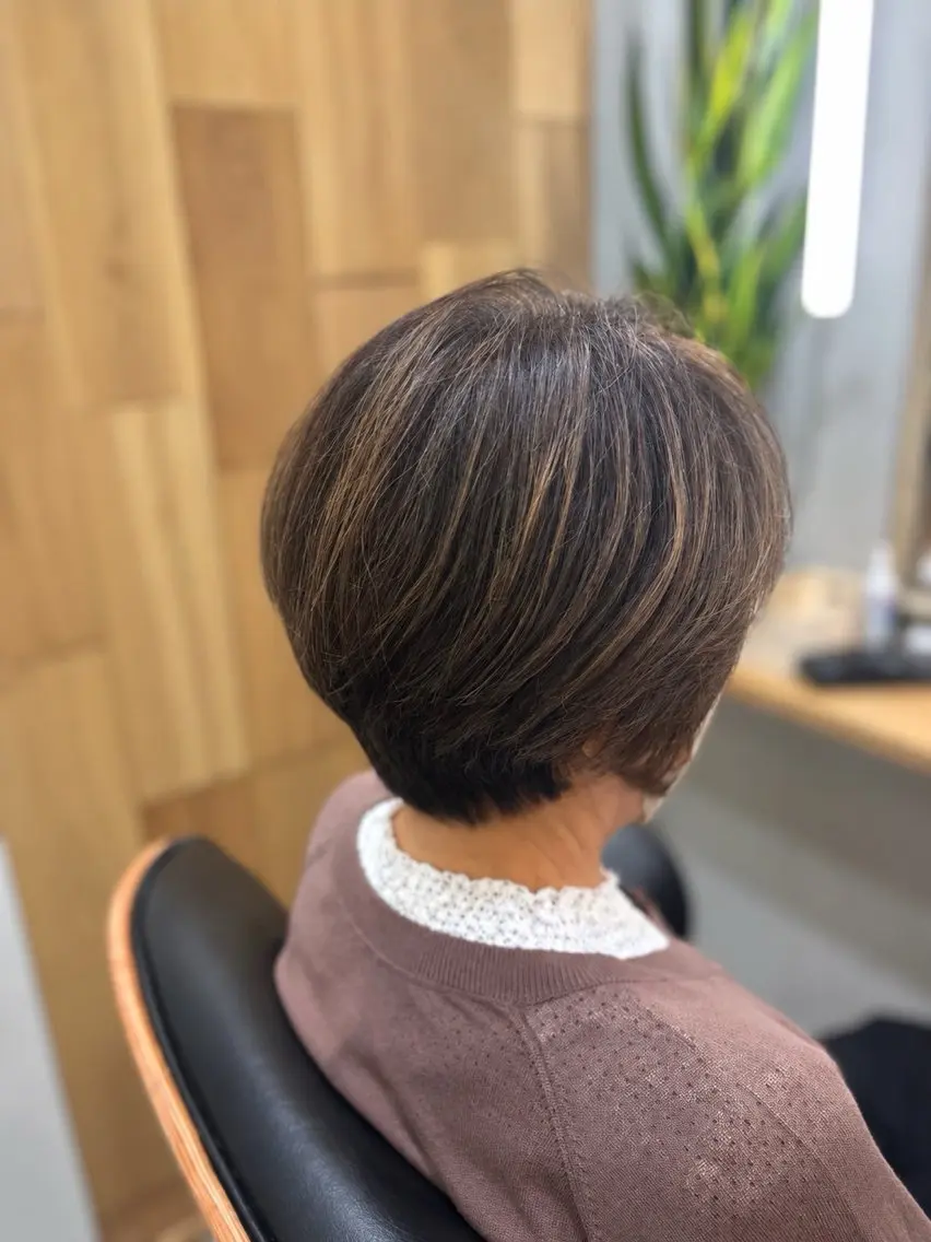 ショート カット ヘアカラー 白鳥 正孝のヘアスタイル