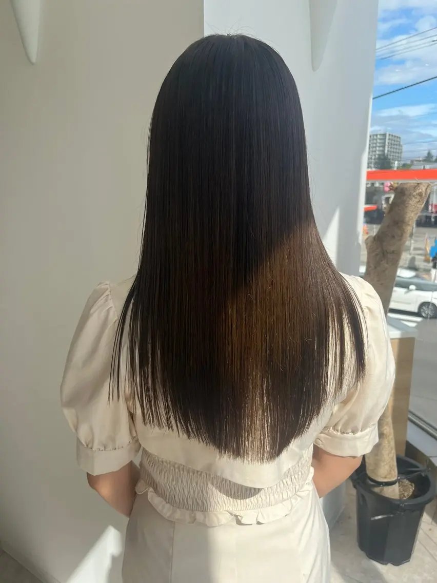 ロング ロングレイヤー 顔まわりレイヤー 顔周りカット 髪質改善 レイヤーカット カット 縮毛矯正 cana 札幌レイヤースタイルのヘアスタイル