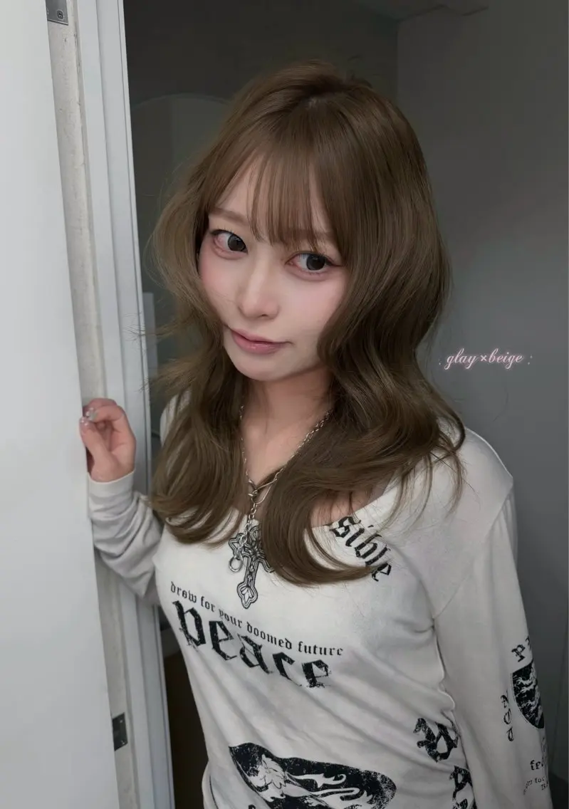 セミロング ヘアカラー あいな 🎀のヘアスタイル