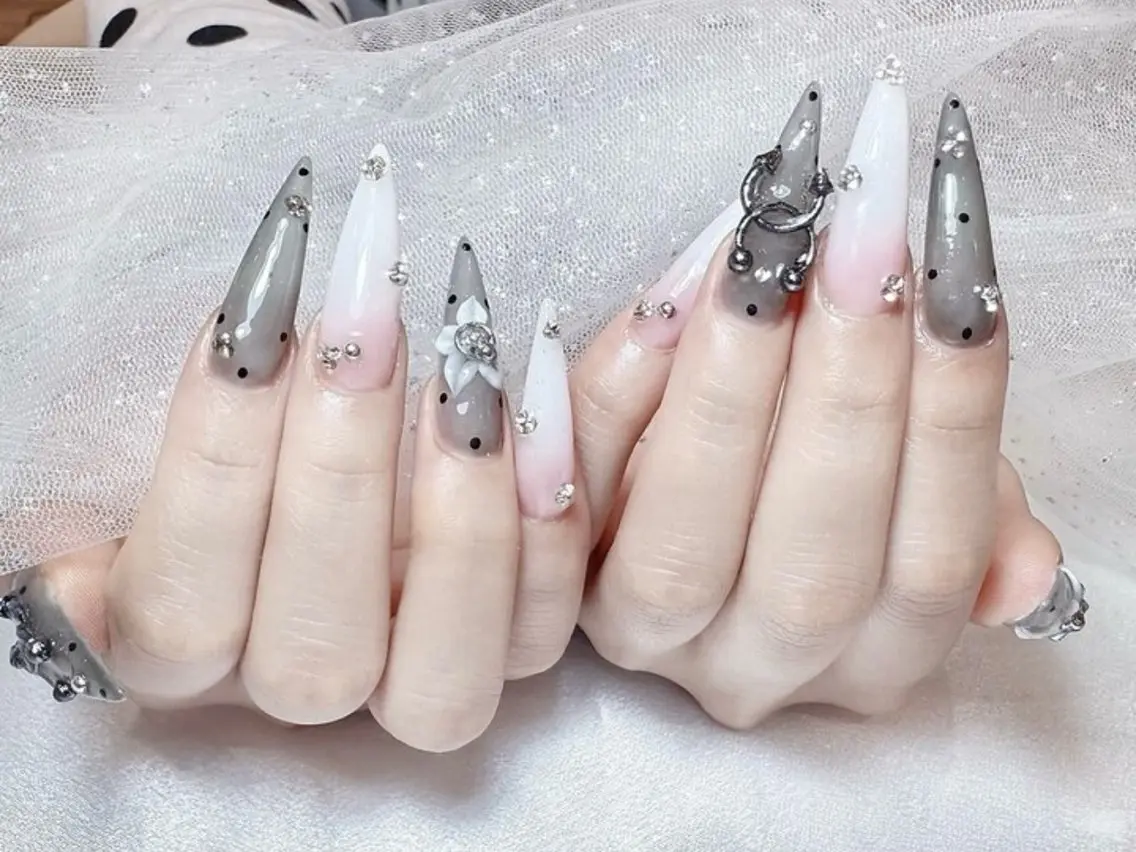 ネイル オーロラネイル ブルー フットネイル ジェルネイル 氷ネイル・うるうるネイル ハンドネイル Rin Nail 新大久保店のネイルデザイン
