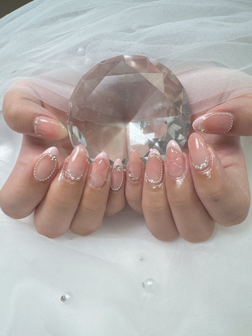 ネイル アートネイル チークネイル フレンチネイル ジェルネイル ガラスフレンチ ハンドネイル Queeens nailのネイルデザイン