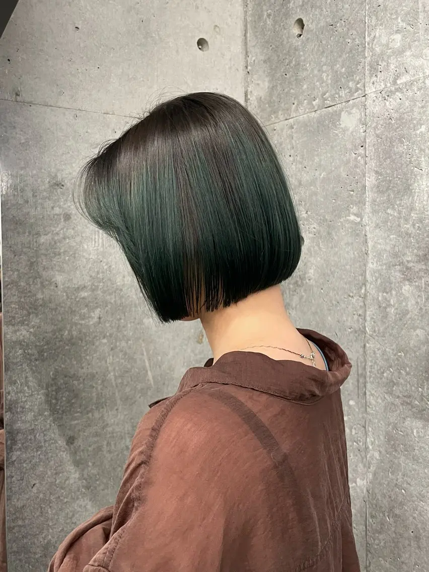 ミディアム カット 佐伯 和佳のヘアスタイル