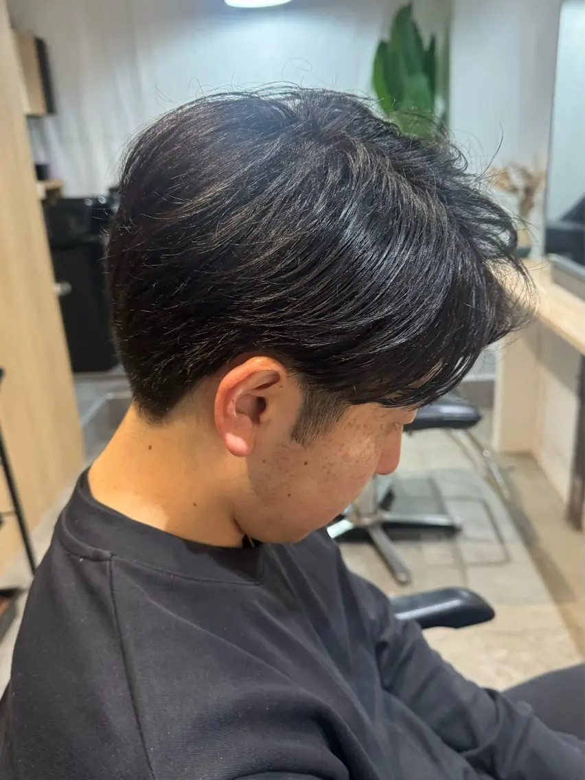 メンズ カット 艶カラー 🩵NATSUKIのヘアスタイル
