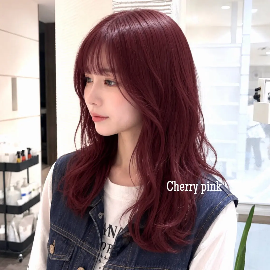 ミディアム カラー ブリーチ カシス ブリーチなしカラー ピンクカラー レッドカラー カット ヘアカラー トリートメント 暖色カラー/パラッと Bob/モエのヘアスタイル