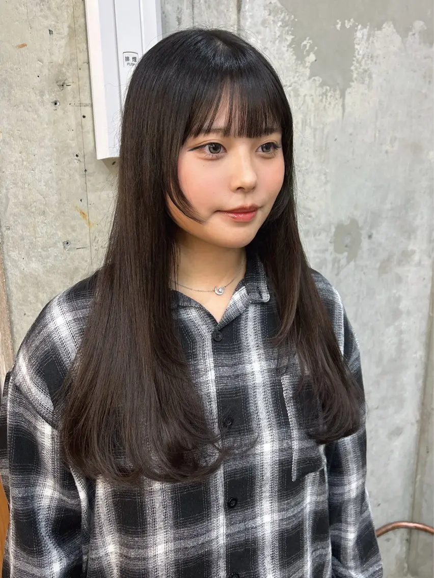 ロング 顔周りレイヤー/ ふわあいりのヘアスタイル