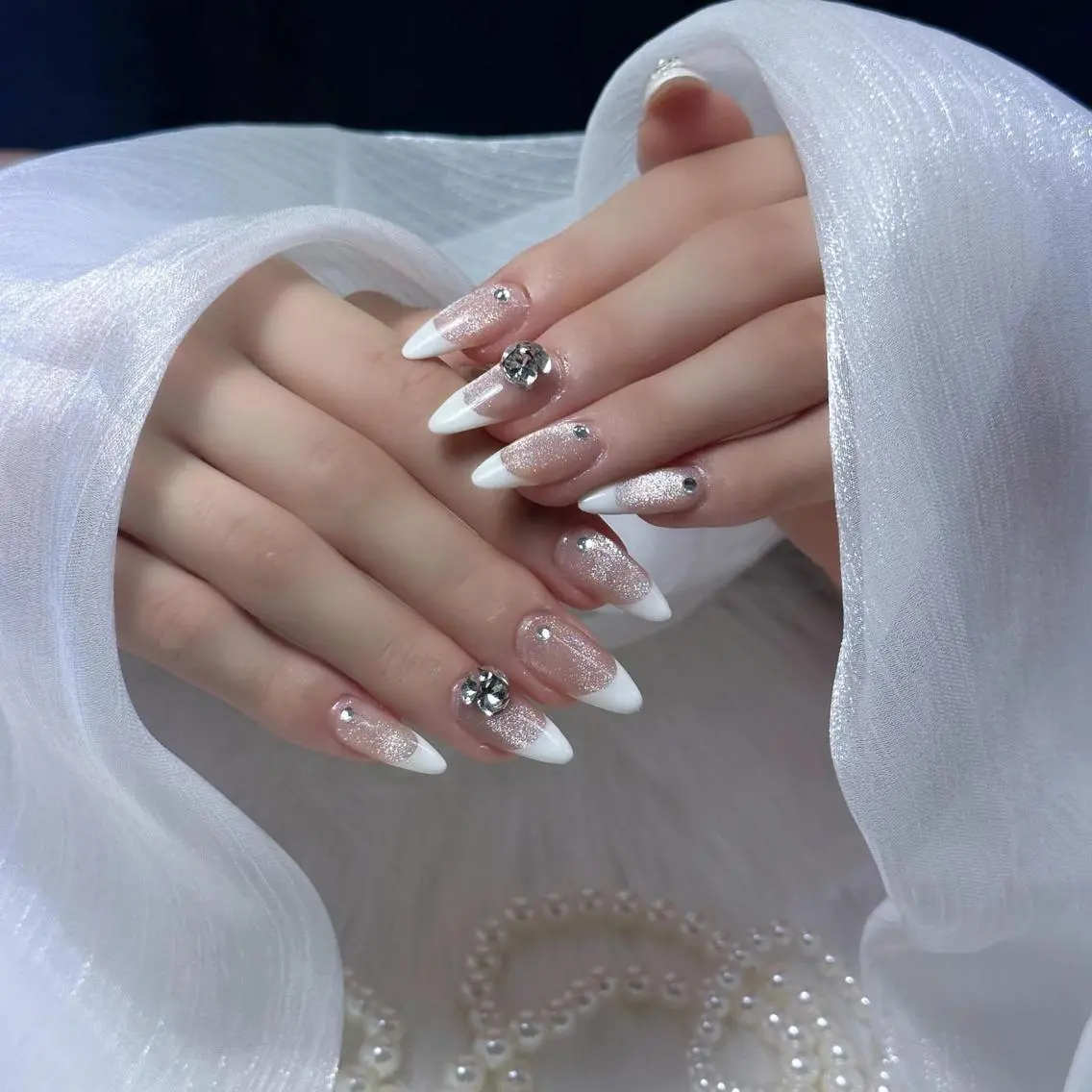 ネイル アニマル柄 フラワーネイル フレンチネイル 韓国ネイル ロングネイル Melia Nailsのネイルデザイン