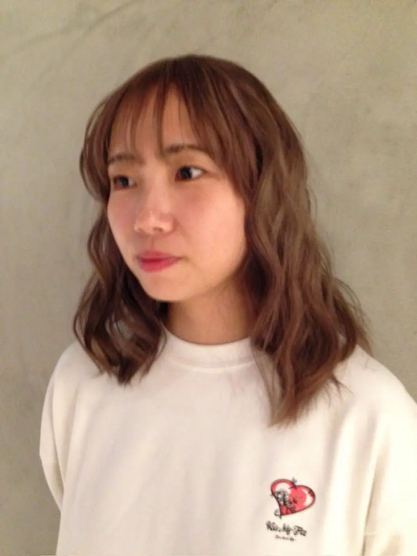 ミディアム ヘアカラー ユウヒ <レイヤー·パーマ>のヘアスタイル