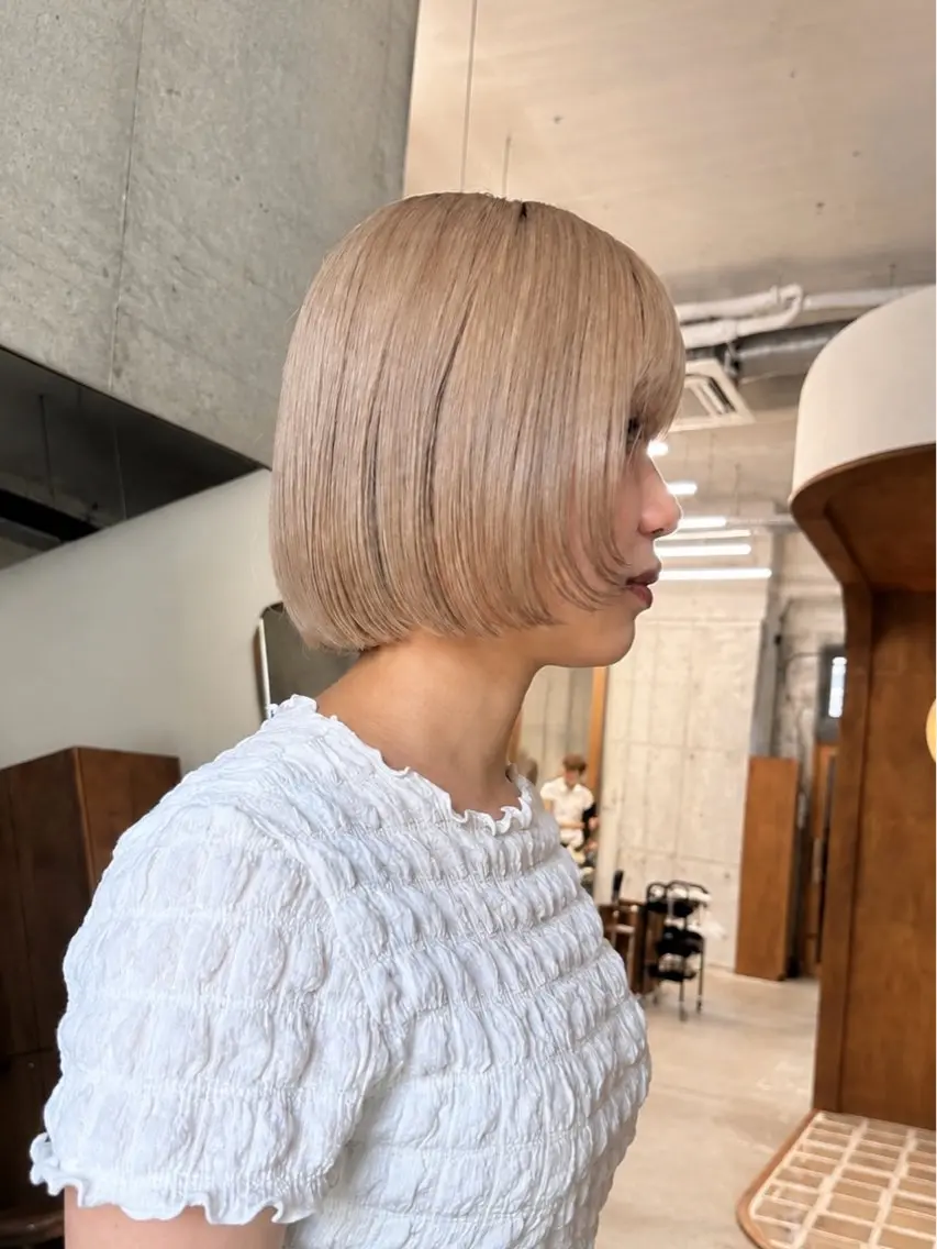 ミディアム ボブ カット ヘアカラー トリートメント karen /ベージュ,ボブのヘアスタイル
