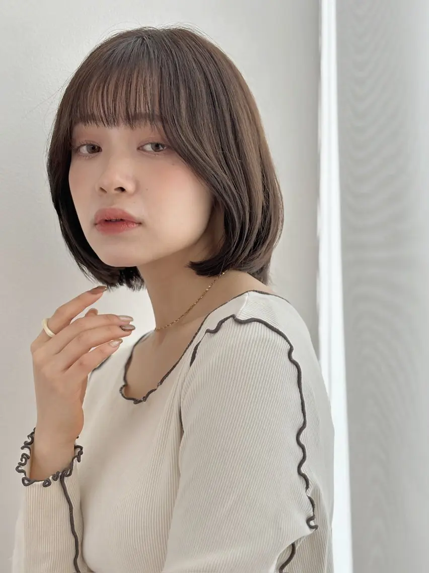ミディアム ボブ タンバルモリ カット 【韓国レイヤー特化 ハッシュカット】のヘアスタイル