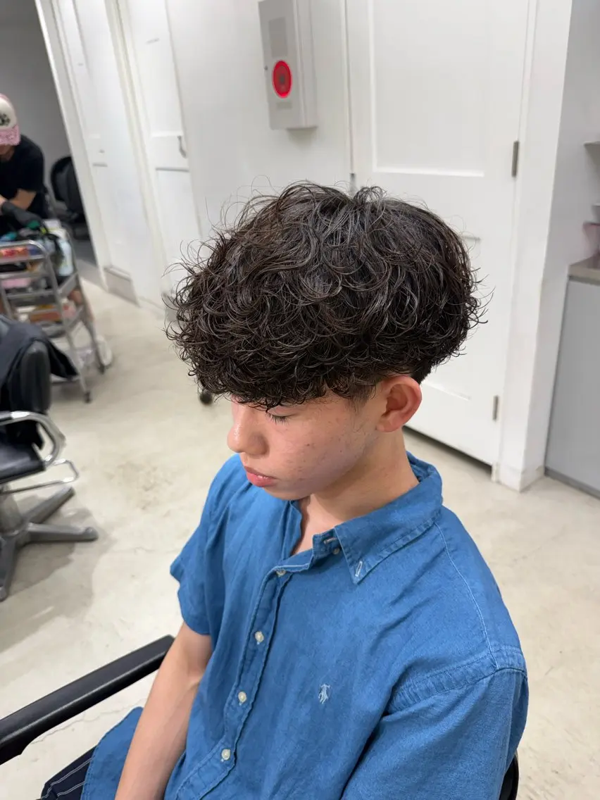パーマ メンズ 深谷 侑亮のヘアスタイル