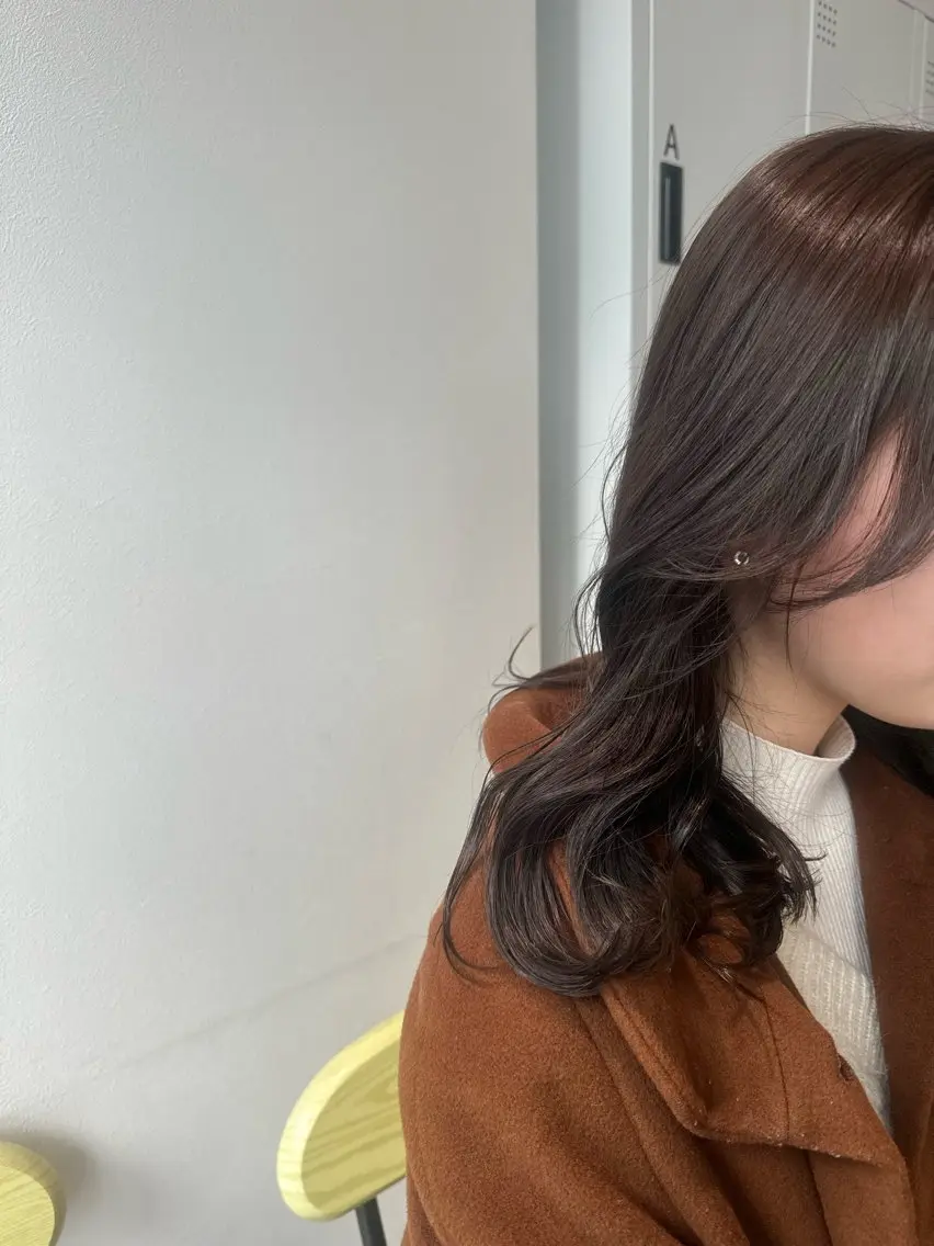 セミロング カラー アッシュ アッシュブラウン ブラウンカラー くびれヘア カット ヘアカラー トリートメント オスズ 🎀´-のヘアスタイル