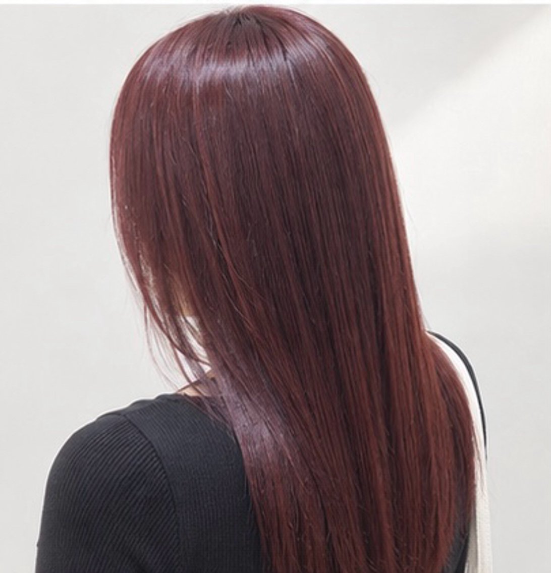 ロング ヘアカラー 湯浅 風希のヘアスタイル