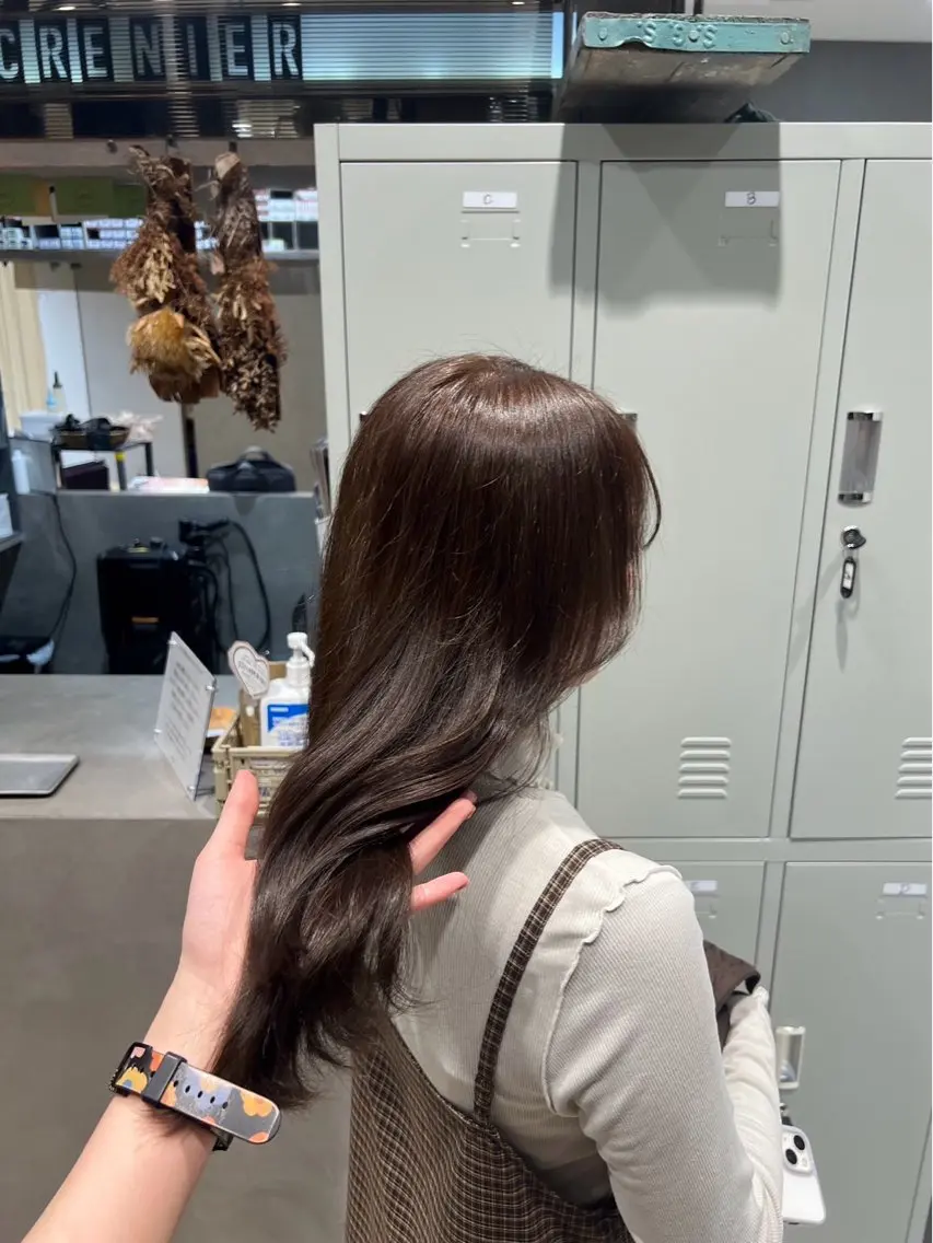 カラー ベージュカラー オリーブベージュ 亀田 幸美のヘアスタイル