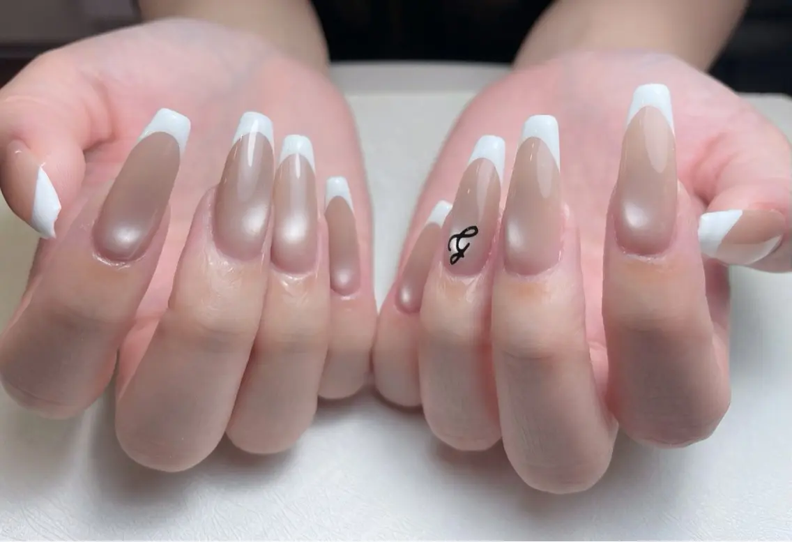 ネイル 長さ出し フットネイル フレンチネイル ジェルネイル ガラスフレンチ 中野駅から2分 MEO NAILのネイルデザイン