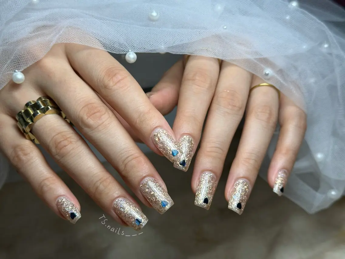 ネイル キラキラネイル マグネットネイル 持ち込み シンプルネイル ハンドネイル ハンドケア TS. nails___のネイルデザイン