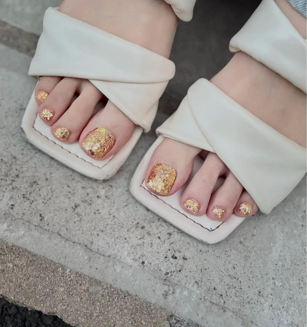ネイル フットネイル 伊藤 菜緒のネイルデザイン