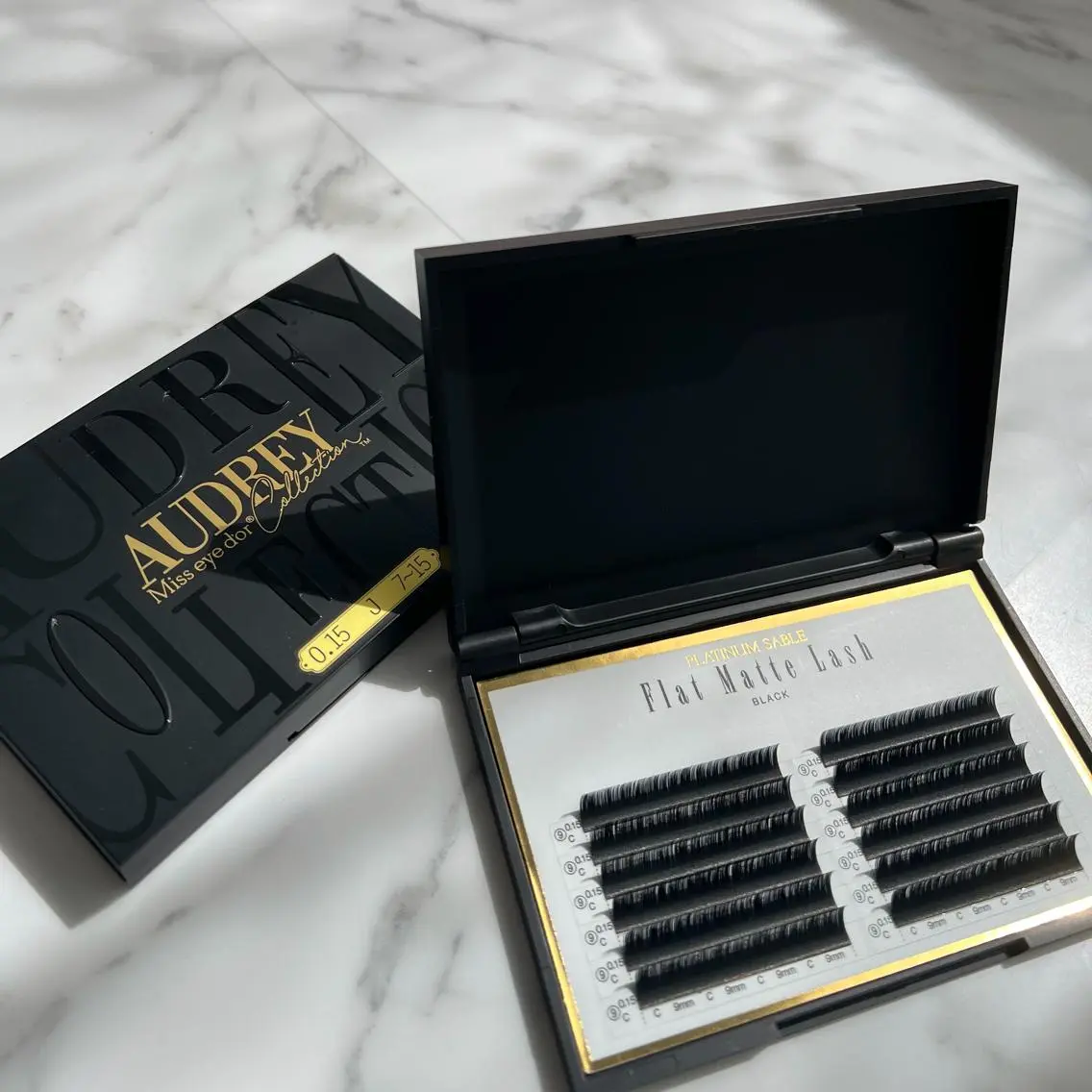 マツエク・マツパ フラットラッシュ ナチュラル セーブル Emiy BeautyLushのマツエク・マツパデザイン