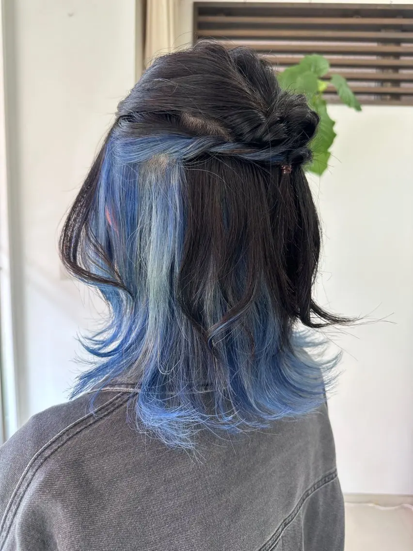 ミディアム 木曜日空きあり‼️ 艶々カラー🩷のヘアスタイル