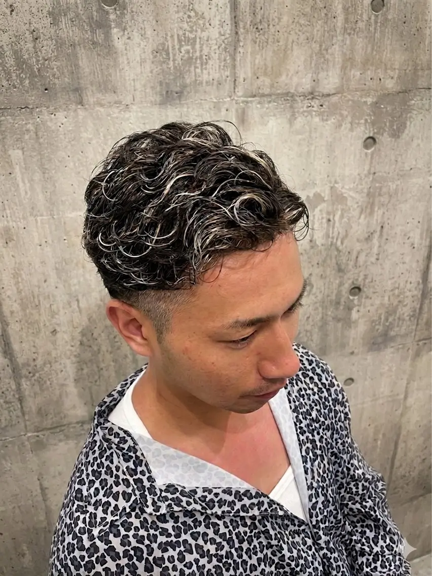 ショート カラー パーマ メンズ カット ヘアカラー パーマ メンズ特化パーマ/ ハイライト/比嘉のヘアスタイル