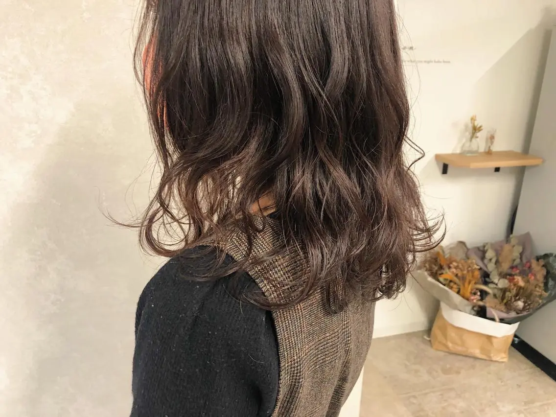 セミロング カラー ブラウンカラー ピンクカラー ピンクブラウン レイヤーカット ローレイヤー 筑紫通り沿い | eNeのマツエク・マツパデザイン