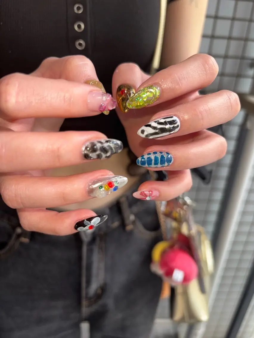 ネイル ハンドネイル 🪐富島彩夏 /海外nail🪐のネイルデザイン