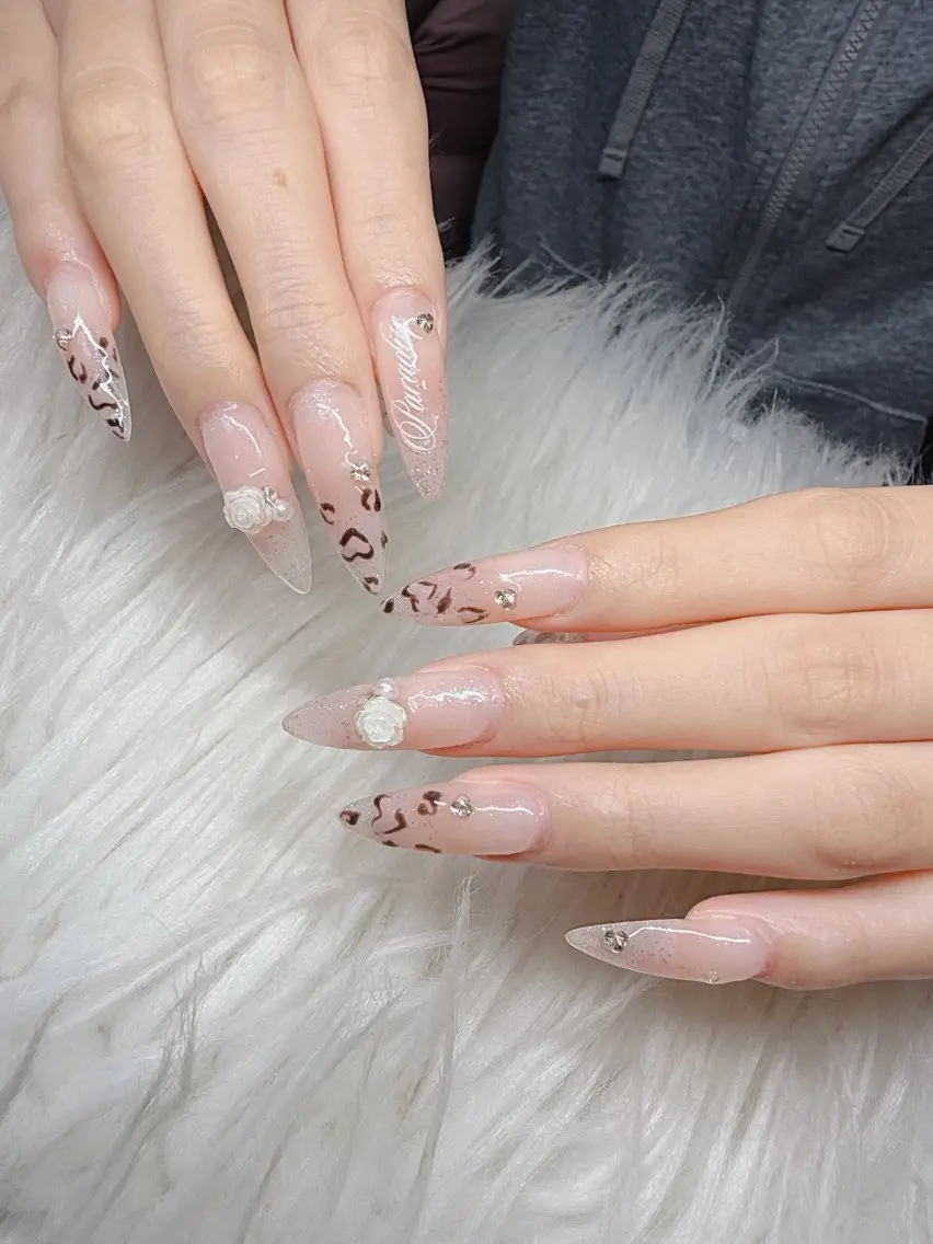 ネイル Lee Nailsのネイルデザイン