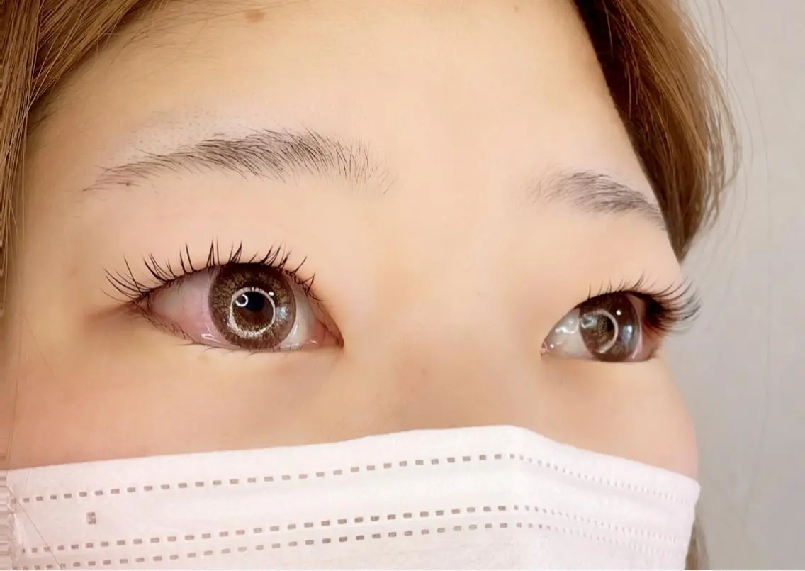 マツエク・マツパ アイブロウ 眉カラー 眉毛ワックス脱毛 フラットラッシュ パリジェンヌラッシュリフト まつげパーマ salonde CHANELのマツエク・マツパデザイン