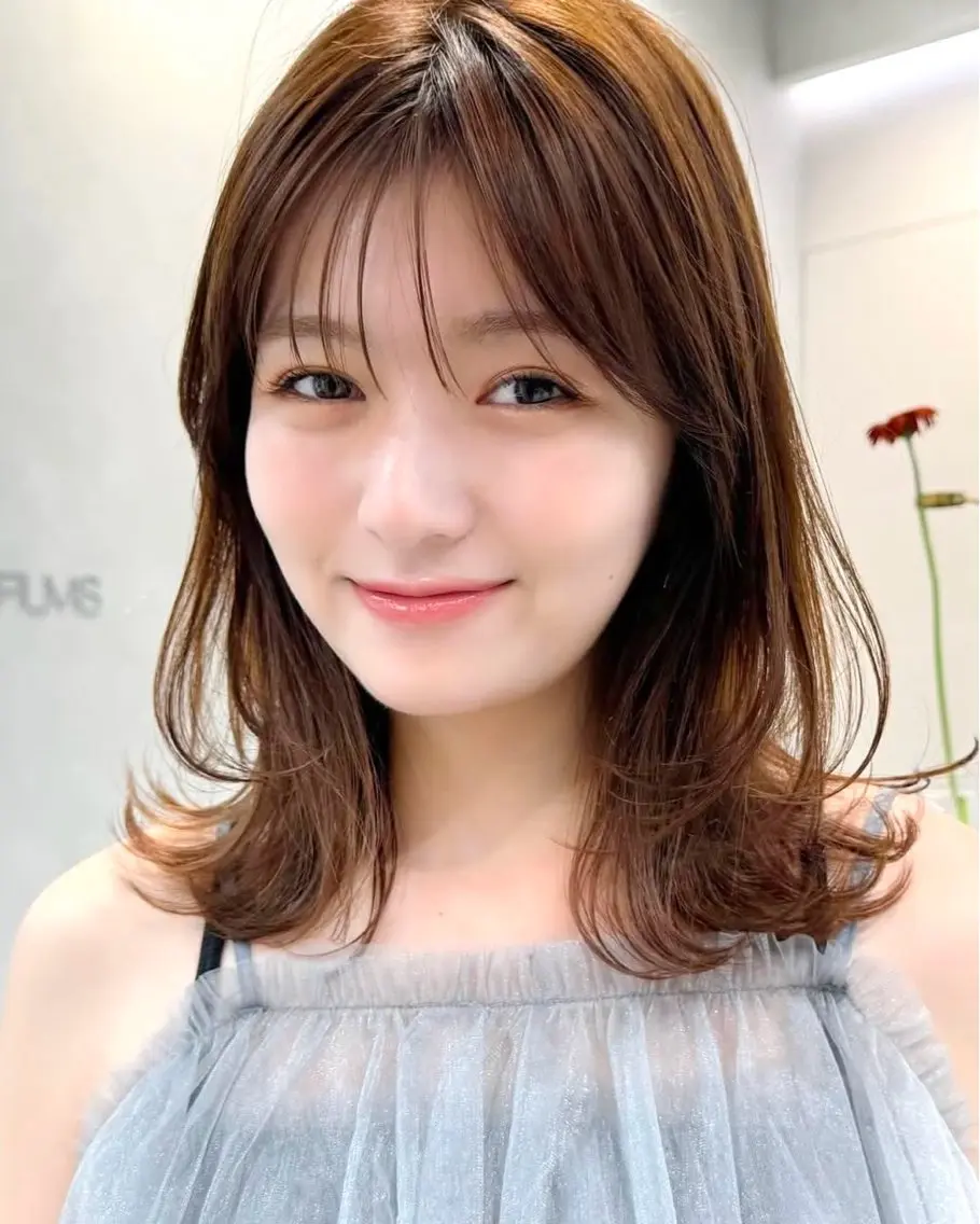 ミディアム レイヤーカット カット ヘアカラー 表参道レイヤーカット 髪質改善山岸季生のヘアスタイル