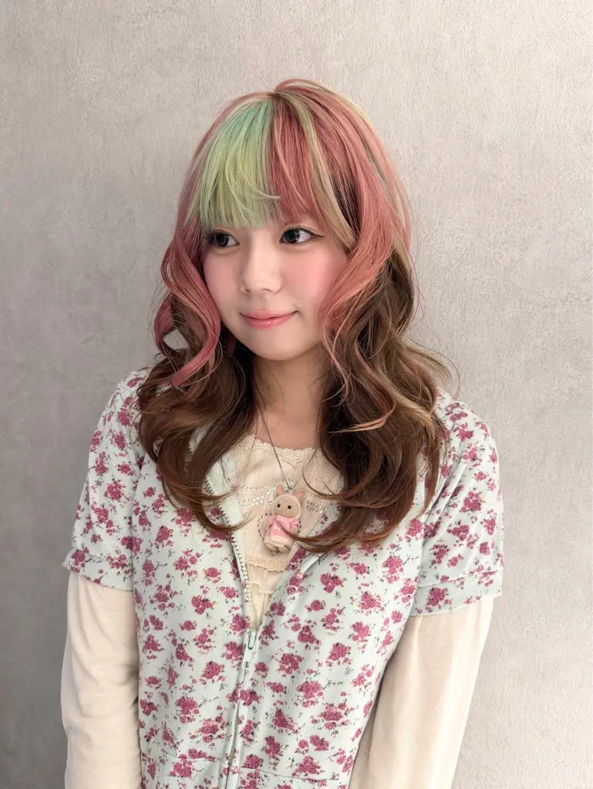 セミロング カット ハイトーンカラー 🌟 ミキのヘアスタイル