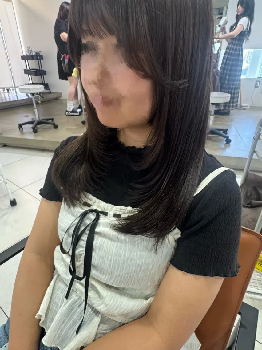 ミディアム レイヤーカット カット ヘアカラー カナ-YUCCA- モデル様募集中のヘアスタイル