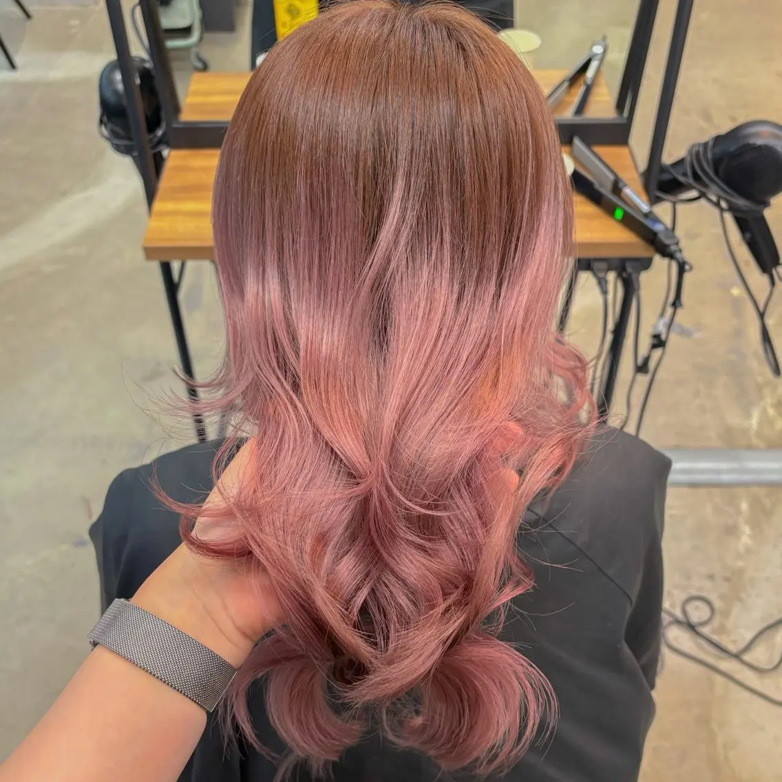 ロング カラー ベージュカラー ブリーチ 透明感カラー デザインカラー グラデーションカラー ブリーチ/レイヤー 💙ayame💙のヘアスタイル