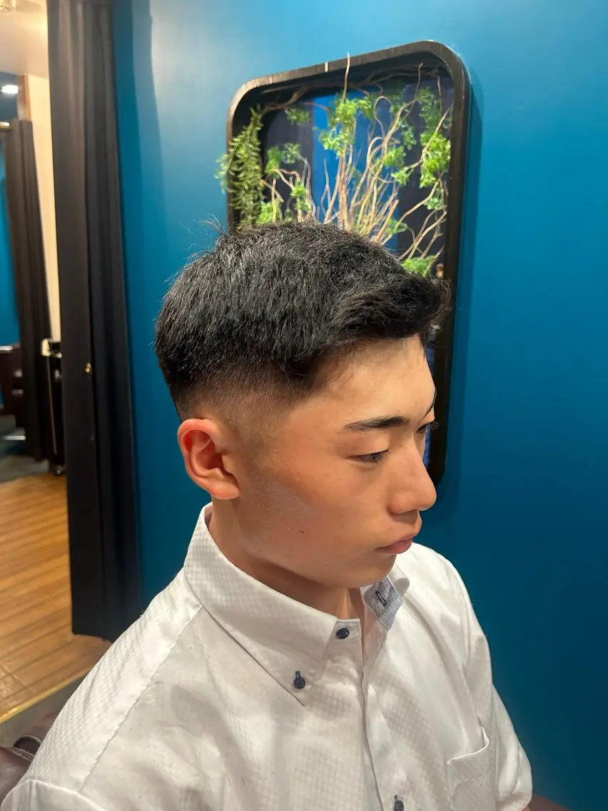 ショート 雫石 憲資のヘアスタイル