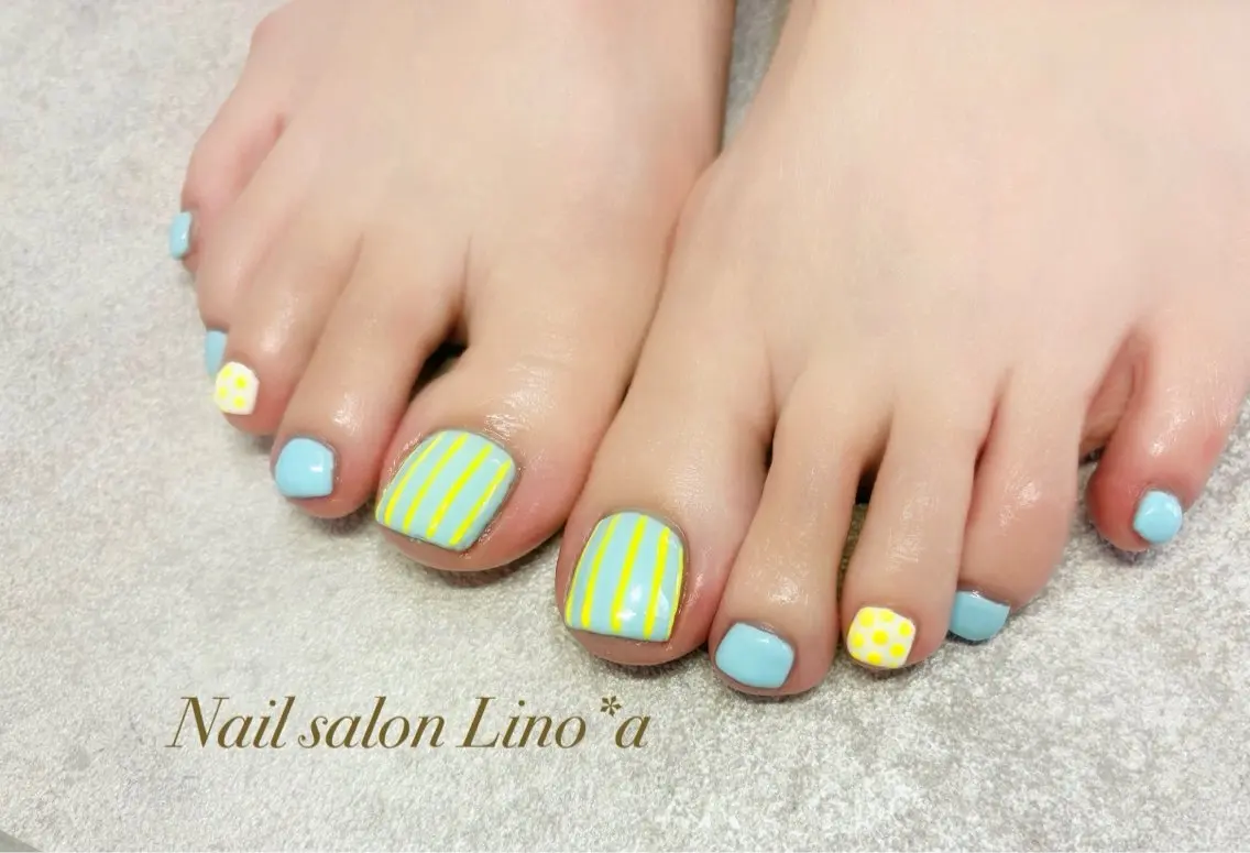 ネイル ブルー フットネイル パステルネイル 夏ネイル 黄色 フットネイル Nail salon Lino*aのネイルデザイン