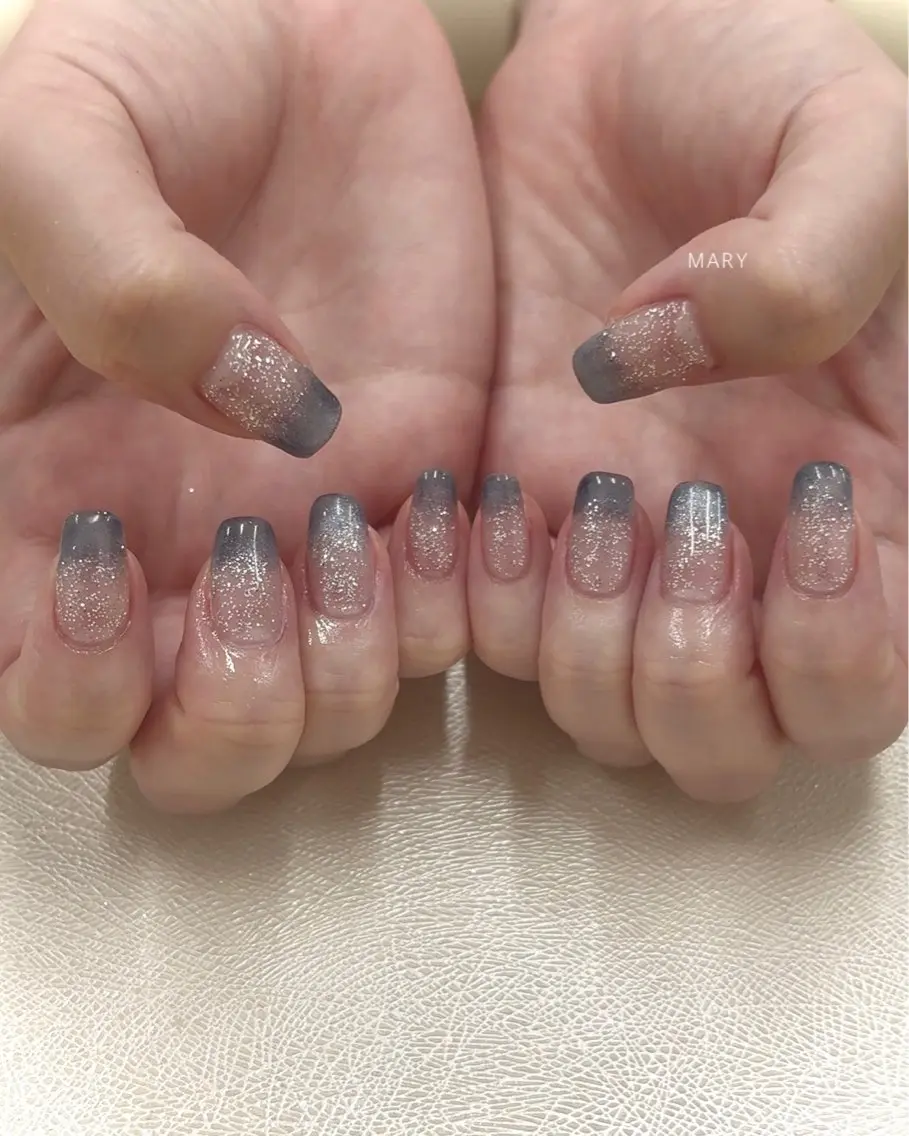 ネイル ブルー グラデーション キラキラネイル マグネットネイル シルバー ハンドネイル Mary nail .narumiのネイルデザイン