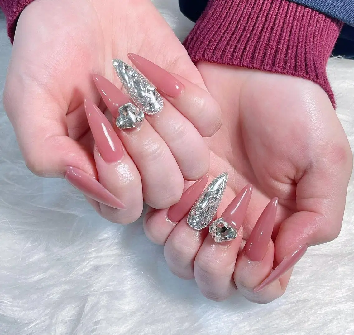 ネイル 長さ出し フレンチネイル グラデーション キラキラネイル 韓国ネイル ハンドネイル Hana Nail Salonのネイルデザイン