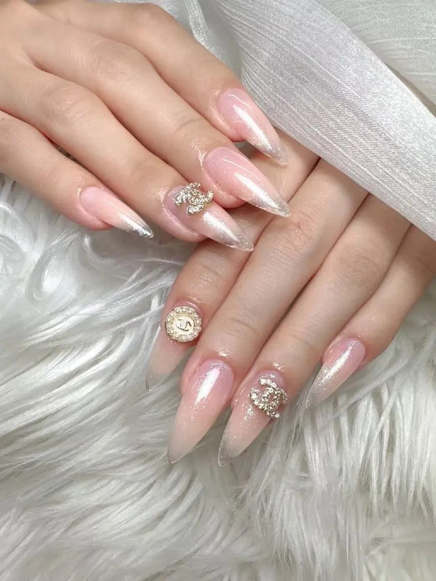 ネイル ENsalon AKIRAのネイルデザイン