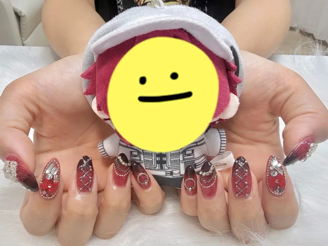 ミディアム ハンドネイル Lili Nail Studio西荻窪店のネイルデザイン