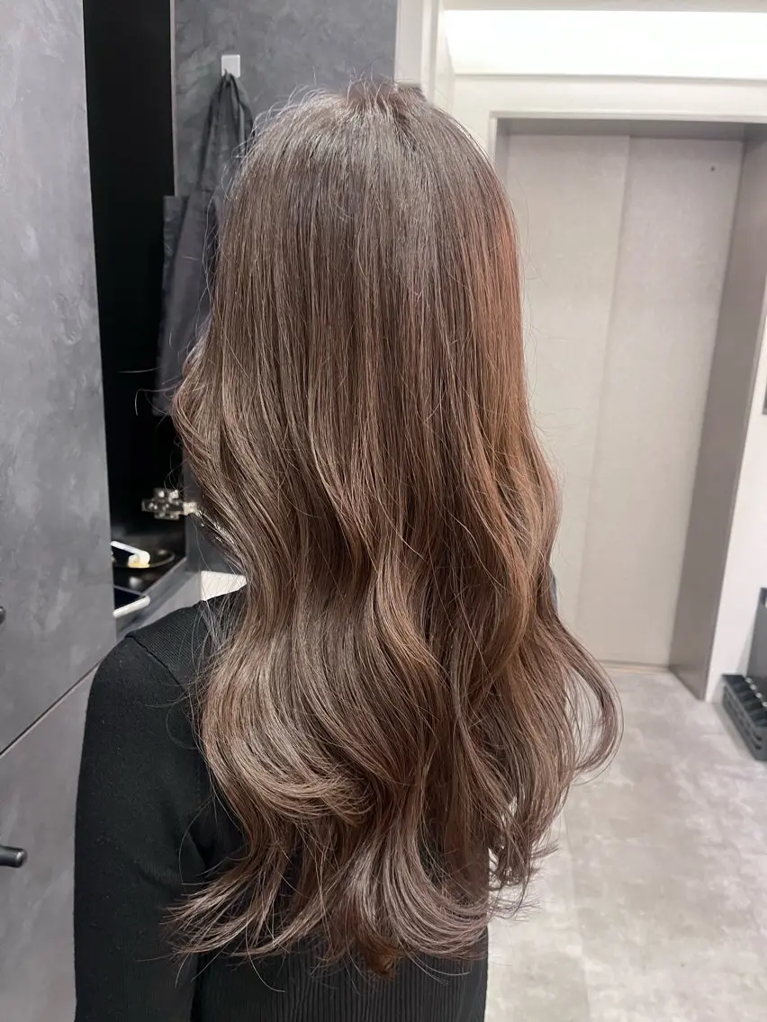 ロング Viot 銀座 樋口 桃佳のヘアスタイル
