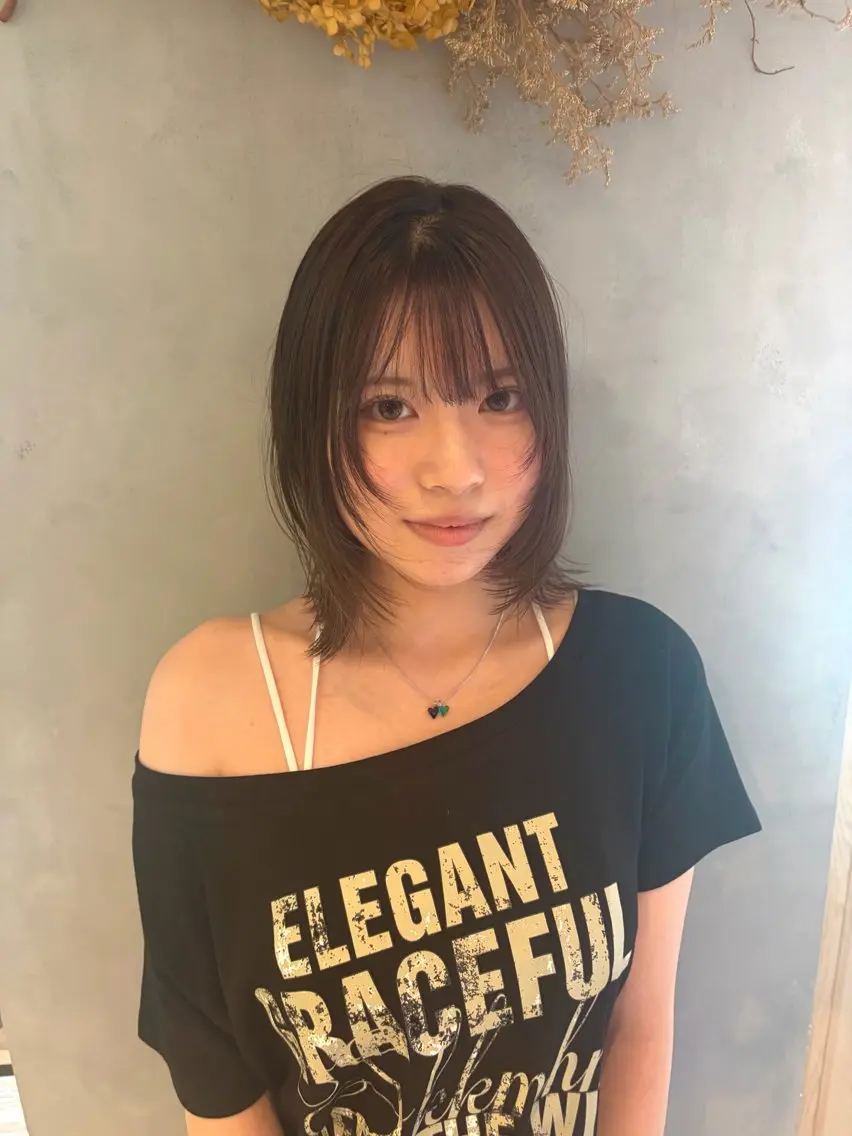 ミディアム カット ヘアカラー ROCCO アイナ/ レイヤー透明感カラーのヘアスタイル