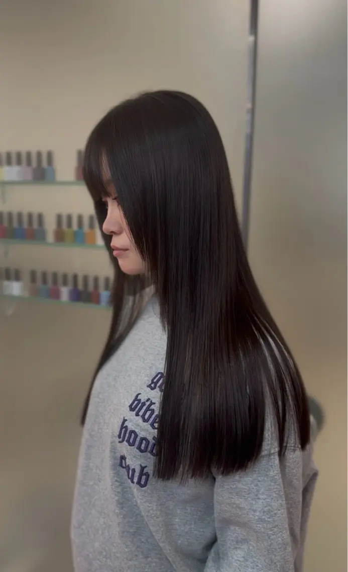 ロング 縮毛矯正 透明感カラー✨️山内 七鐘のヘアスタイル