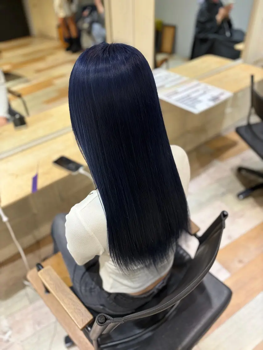 ロング ヘアカラー 💜🦋 COCONA🦋💜のヘアスタイル